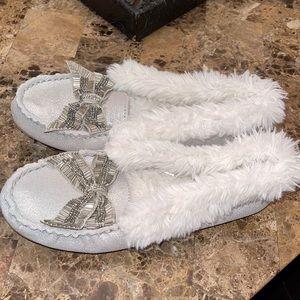 Sequin bow furry moccasins